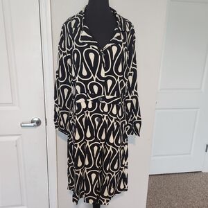 Elegant Long Sleeve Black and Cream Dress